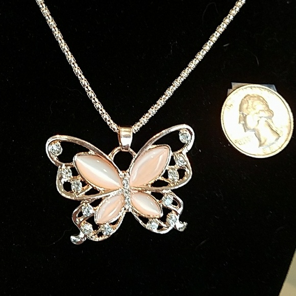ROSE GOLD AND CRYSTAL BUTTERFLY NECKLACE - Picture 3 of 3